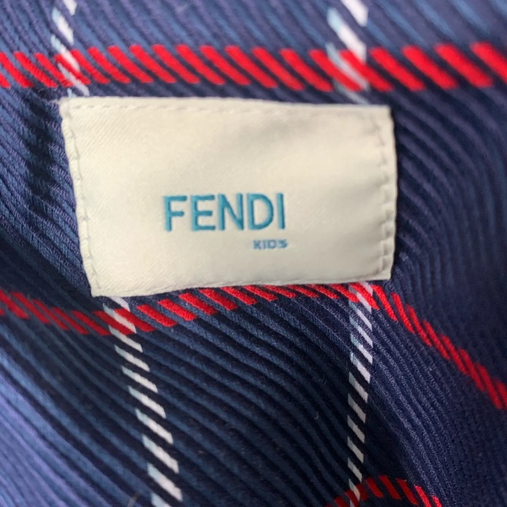 Fendi Junior Jacket
Navy blue  junior blazer - Picture 9 of 9